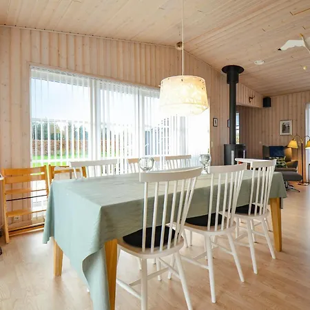 Дом отдыха 3 Bedroom Stunning In
