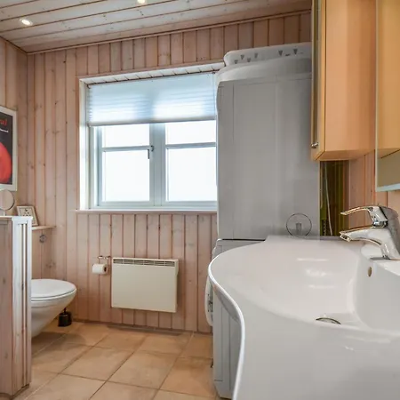 Дом отдыха 3 Bedroom Stunning In