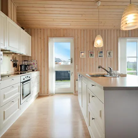 3 Bedroom Stunning In Дом отдыха *